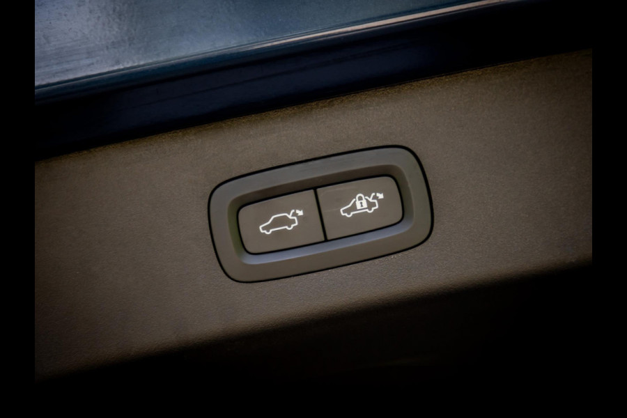 Lynk & Co 01 1.5 Plug-In Hybrid 262pk BLACKED OUT | 360 Camera | Panoramadak