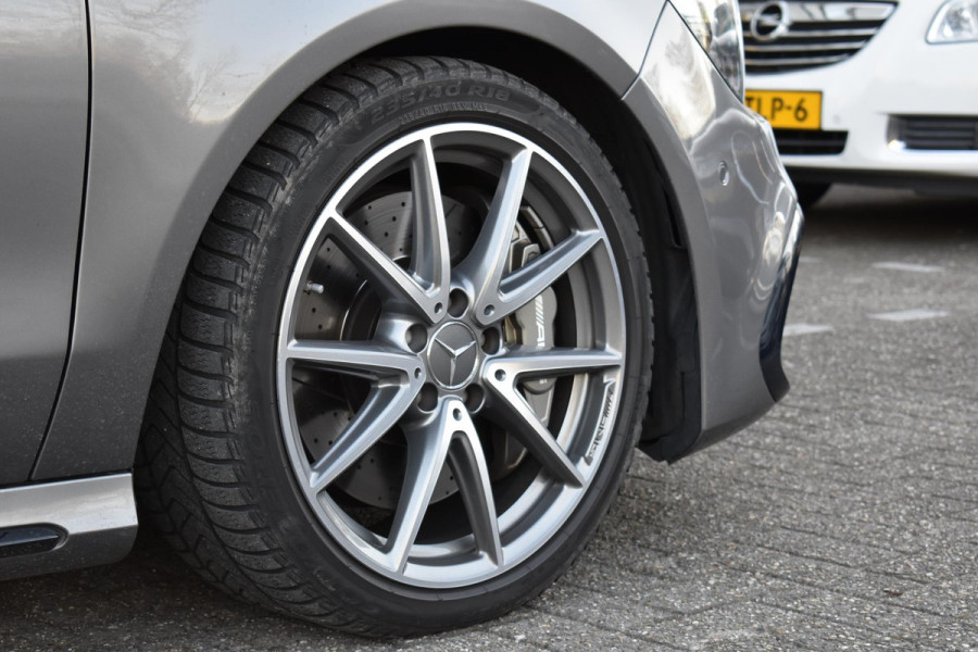 Mercedes-Benz CLA-Klasse Shooting Brake CLA 45 AMG 4MATIC Pano