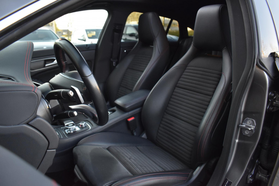 Mercedes-Benz CLA-Klasse Shooting Brake CLA 45 AMG 4MATIC Pano