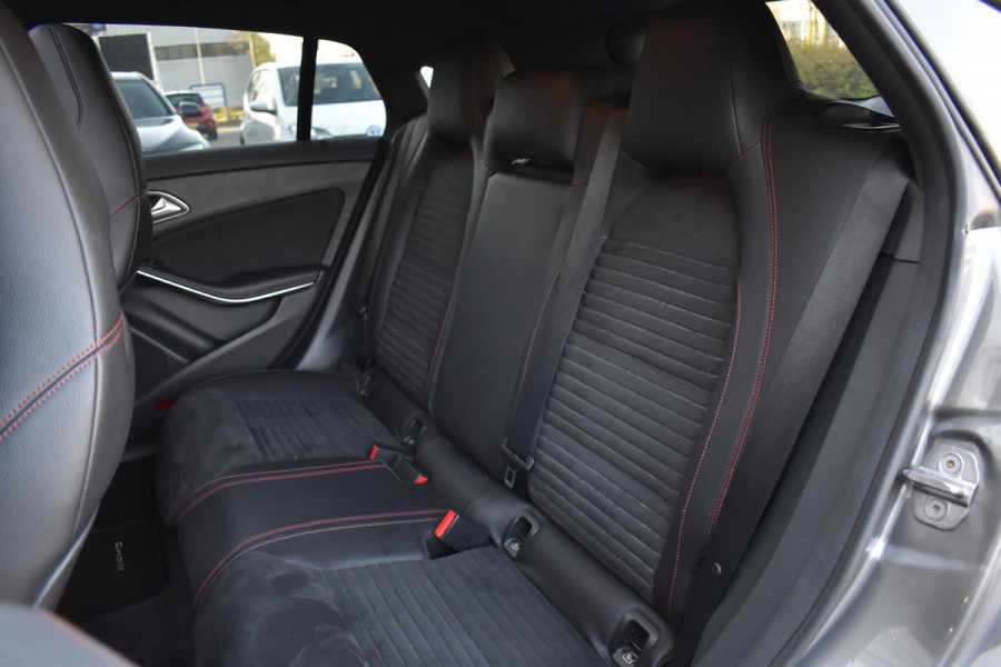 Mercedes-Benz CLA-Klasse Shooting Brake CLA 45 AMG 4MATIC Pano