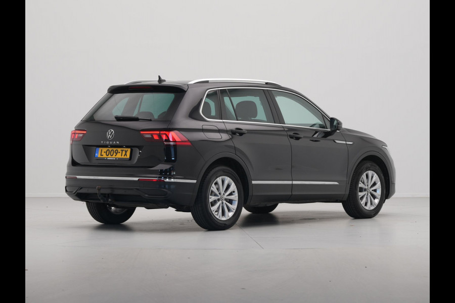 Volkswagen Tiguan 1.5 TSI 130pk Life Trekhaak Navigatie Carplay Acc Pdc Clima 54