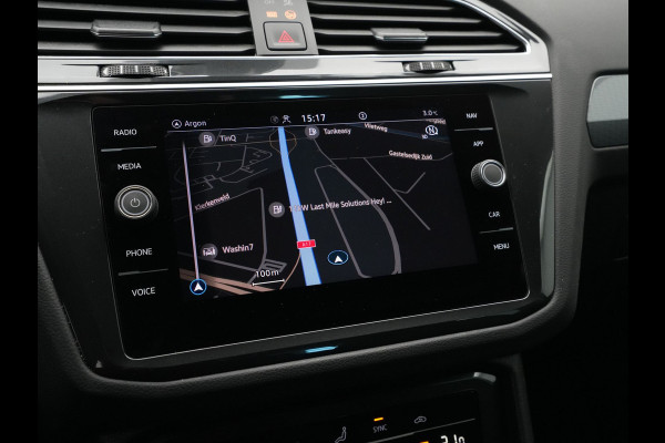Volkswagen Tiguan 1.5 TSI 130pk Life Trekhaak Navigatie Carplay Acc Pdc Clima 54
