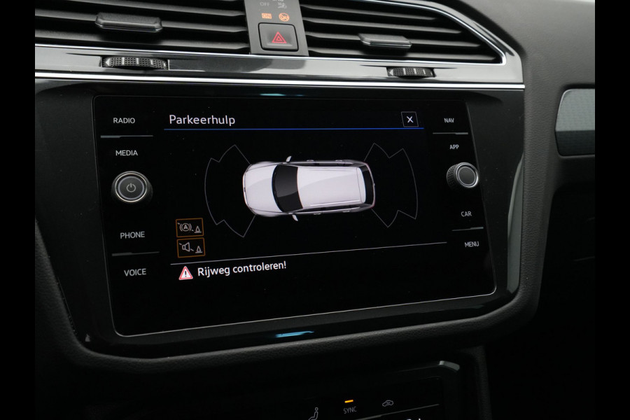 Volkswagen Tiguan 1.5 TSI 130pk Life Trekhaak Navigatie Carplay Acc Pdc Clima 54