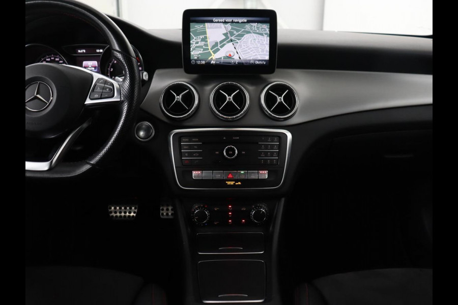 Mercedes-Benz CLA-Klasse Shooting Brake 180 AMG-Pakket | Full-LED | Stoelverwarming | Camera | Navigatie