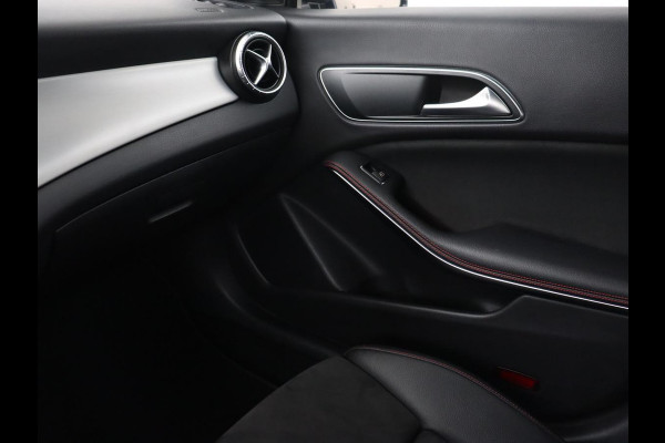 Mercedes-Benz CLA-Klasse Shooting Brake 180 AMG-Pakket | Full-LED | Stoelverwarming | Camera | Navigatie