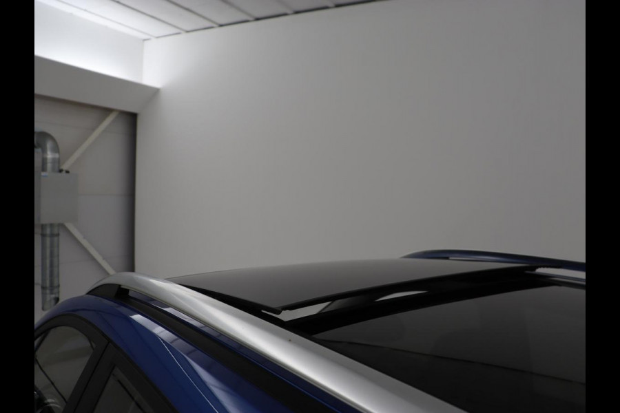 MG Mg Zs EV Luxury 45 kWh | Panoramadak | Adaptive cruise control | Climate control | Navigatie