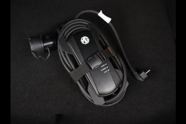 MG Mg Zs EV Luxury 45 kWh | Panoramadak | Adaptive cruise control | Climate control | Navigatie