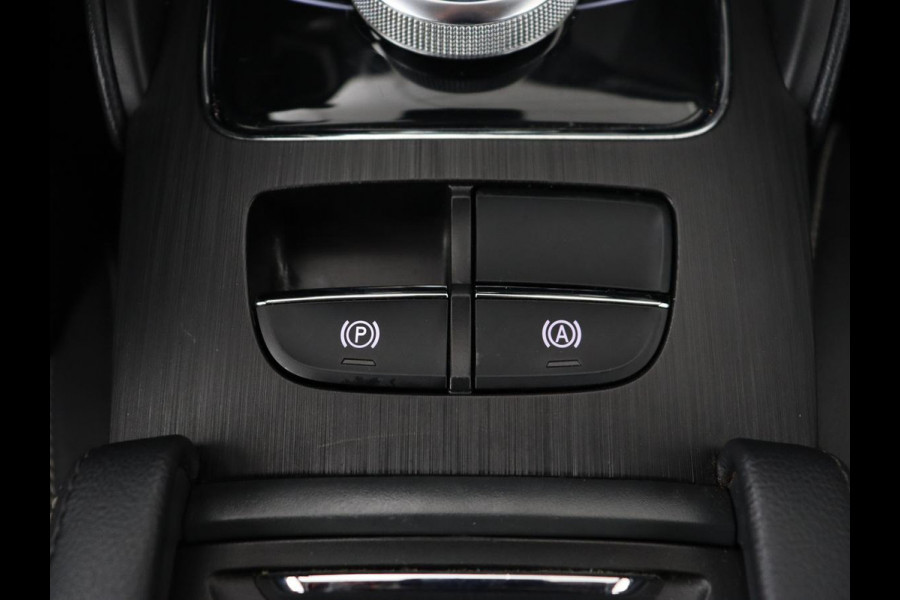 MG Mg Zs EV Luxury 45 kWh | Panoramadak | Adaptive cruise control | Climate control | Navigatie