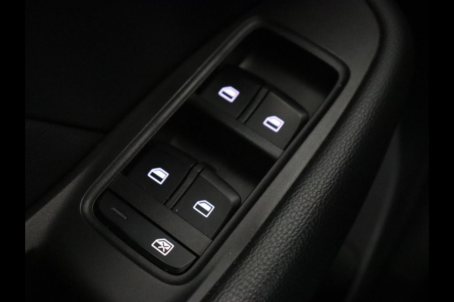 MG Mg Zs EV Luxury 45 kWh | Panoramadak | Adaptive cruise control | Climate control | Navigatie