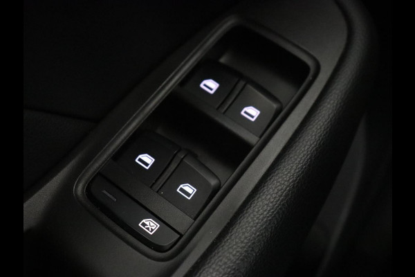 MG Mg Zs EV Luxury 45 kWh | Panoramadak | Adaptive cruise control | Climate control | Navigatie