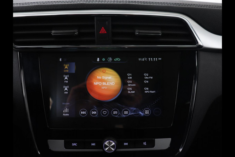 MG Mg Zs EV Luxury 45 kWh | Panoramadak | Adaptive cruise control | Climate control | Navigatie