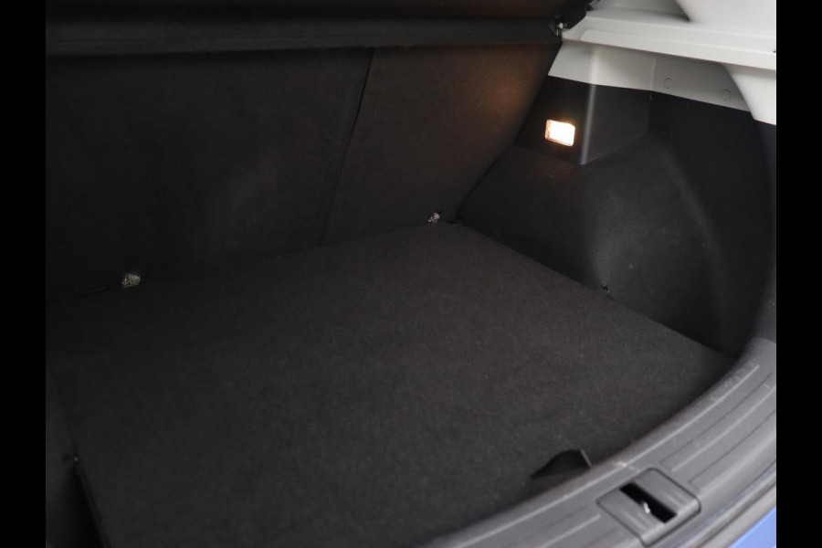 MG Mg Zs EV Luxury 45 kWh | Panoramadak | Adaptive cruise control | Climate control | Navigatie