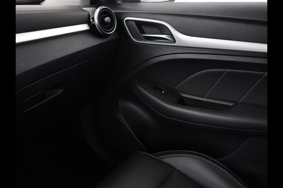 MG Mg Zs EV Luxury 45 kWh | Panoramadak | Adaptive cruise control | Climate control | Navigatie