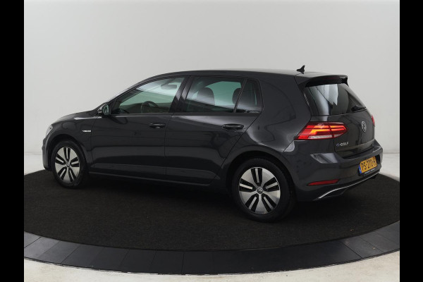 Volkswagen e-Golf e-Golf | Adaptive cruise control | Stoelverwarming | Volleder | Climate control | Active info | Camera | Carplay | Adaptive cruise control | Lane assist