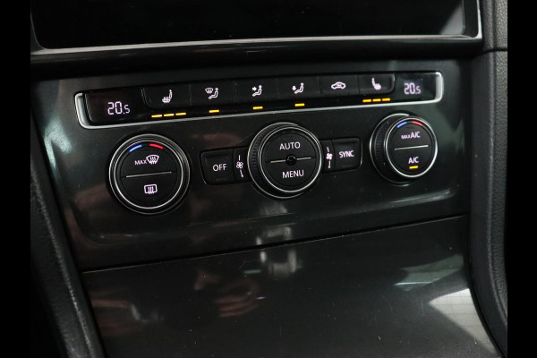 Volkswagen e-Golf e-Golf | Adaptive cruise control | Stoelverwarming | Volleder | Climate control | Active info | Camera | Carplay | Adaptive cruise control | Lane assist