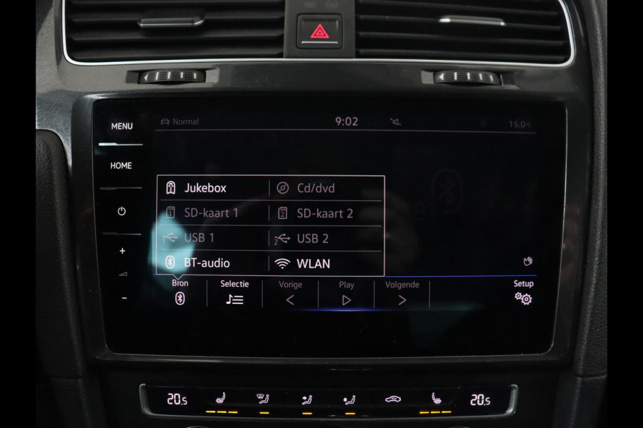 Volkswagen e-Golf e-Golf | Adaptive cruise control | Stoelverwarming | Volleder | Climate control | Active info | Camera | Carplay | Adaptive cruise control | Lane assist