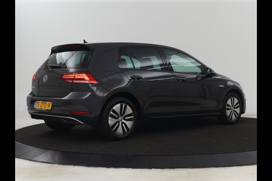 Volkswagen e-Golf e-Golf | Adaptive cruise control | Stoelverwarming | Volleder | Climate control | Active info | Camera | Carplay | Adaptive cruise control | Lane assist