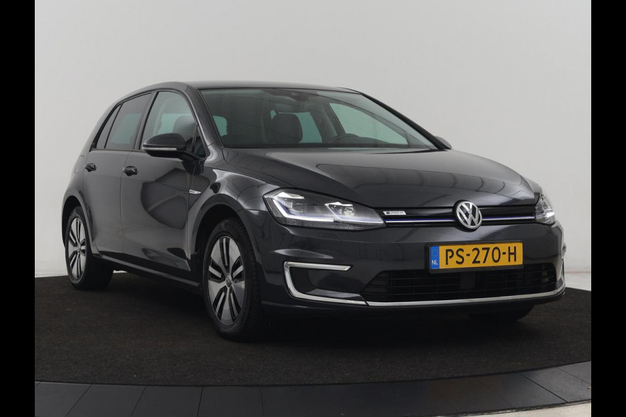 Volkswagen e-Golf e-Golf | Adaptive cruise control | Stoelverwarming | Volleder | Climate control | Active info | Camera | Carplay | Adaptive cruise control | Lane assist