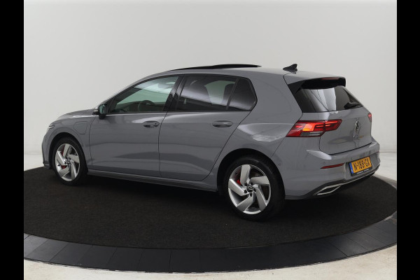 Volkswagen Golf 1.4 eHybrid GTE | Panoramadak | Sfeerverlichting | Carplay | Stoelverwarming | Camera | Adaptive cruise | Navigatie | Sportstoelen | Digital Cockpit | PHEV | Plug In