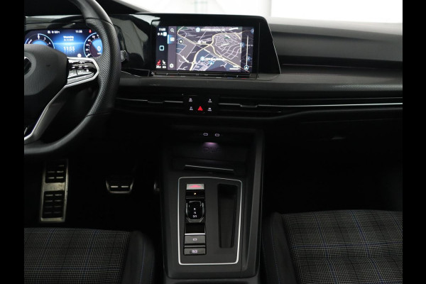 Volkswagen Golf 1.4 eHybrid GTE | Panoramadak | Sfeerverlichting | Carplay | Stoelverwarming | Camera | Adaptive cruise | Navigatie | Sportstoelen | Digital Cockpit | PHEV | Plug In