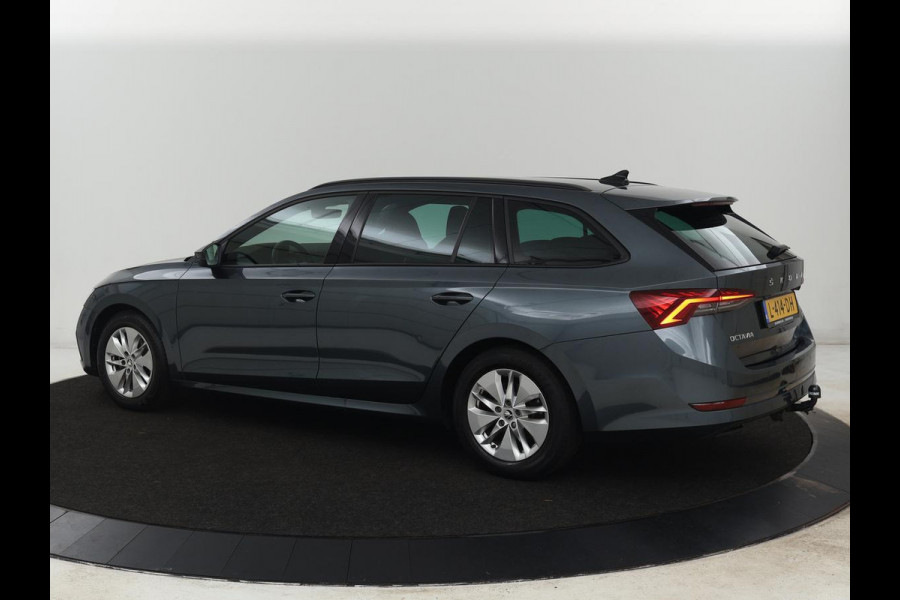 Škoda Octavia 1.0 e-TSI Sport | Trekhaak | Carplay | Navigatie | Sportstoelen | Sfeerverlichting | Full LED | Parkeerhulp | Climate control | Verwarmde voorruit