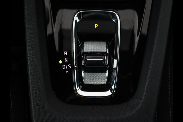 Škoda Octavia 1.0 e-TSI Sport | Trekhaak | Carplay | Navigatie | Sportstoelen | Sfeerverlichting | Full LED | Parkeerhulp | Climate control | Verwarmde voorruit