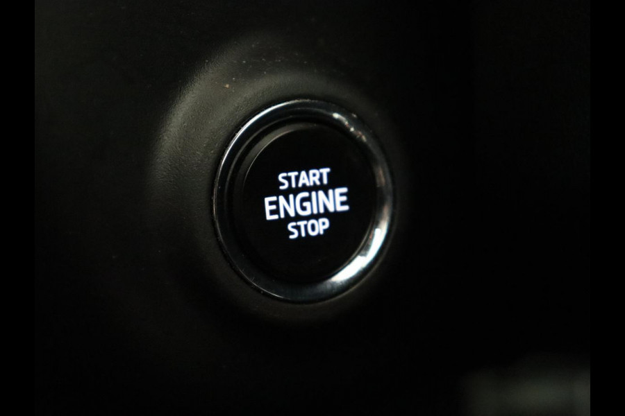 Škoda Octavia 1.0 e-TSI Sport | Trekhaak | Carplay | Navigatie | Sportstoelen | Sfeerverlichting | Full LED | Parkeerhulp | Climate control | Verwarmde voorruit