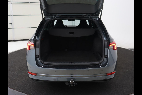 Škoda Octavia 1.0 e-TSI Sport | Trekhaak | Carplay | Navigatie | Sportstoelen | Sfeerverlichting | Full LED | Parkeerhulp | Climate control | Verwarmde voorruit