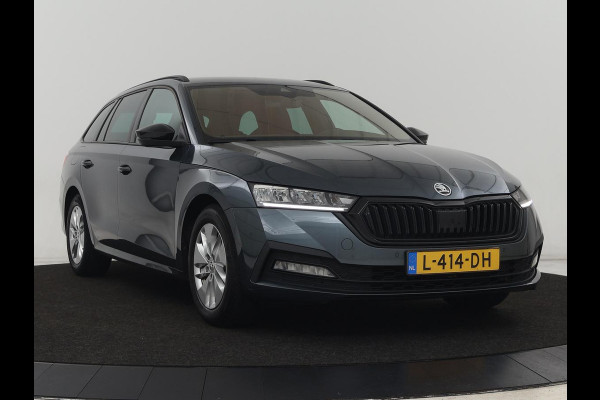 Škoda Octavia 1.0 e-TSI Sport | Trekhaak | Carplay | Navigatie | Sportstoelen | Sfeerverlichting | Full LED | Parkeerhulp | Climate control | Verwarmde voorruit