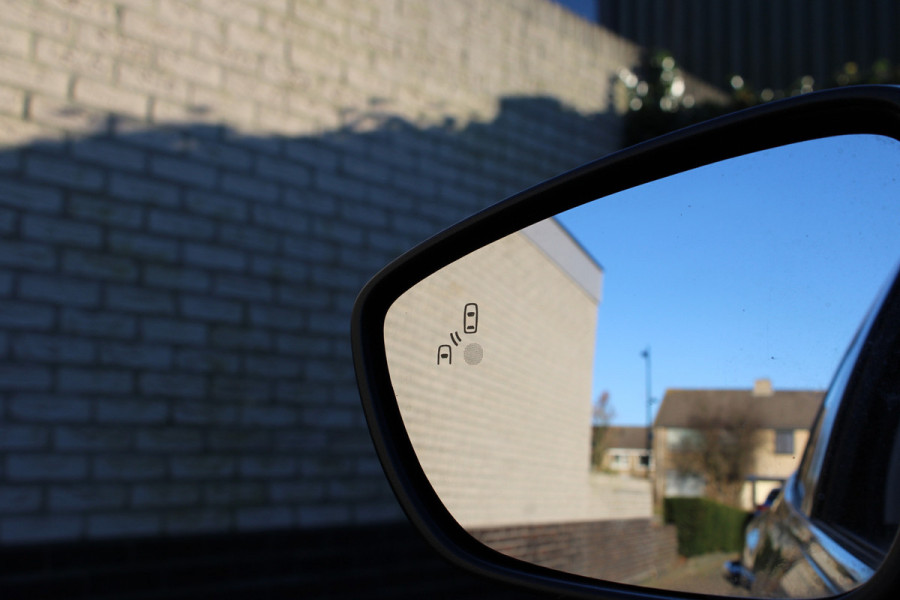 Ford FOCUS Wagon 1.5 EcoBoost Vignale | Adaptieve cruise | BLIS | Camera | Head-up | Winterpack |