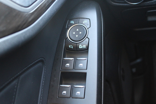 Ford FOCUS Wagon 1.5 EcoBoost Vignale | Adaptieve cruise | BLIS | Camera | Head-up | Winterpack |