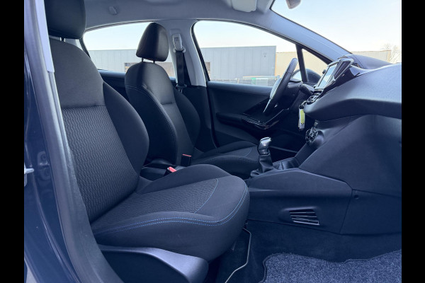 Peugeot 208 1.2 PureTech Signature Navi,Airco,Cruise,PDC,N.A.P,Dealer Onderhouden,APK tot 04-2026