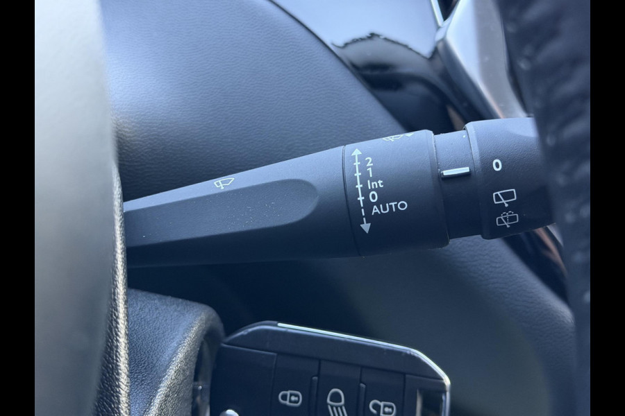Peugeot 208 1.2 PureTech Signature Navi,Airco,Cruise,PDC,N.A.P,Dealer Onderhouden,APK tot 04-2026