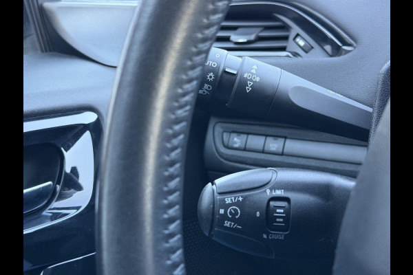 Peugeot 208 1.2 PureTech Signature Navi,Airco,Cruise,PDC,N.A.P,Dealer Onderhouden,APK tot 04-2026