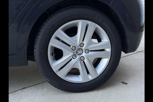 Peugeot 208 1.2 PureTech Signature Navi,Airco,Cruise,PDC,N.A.P,Dealer Onderhouden,APK tot 04-2026