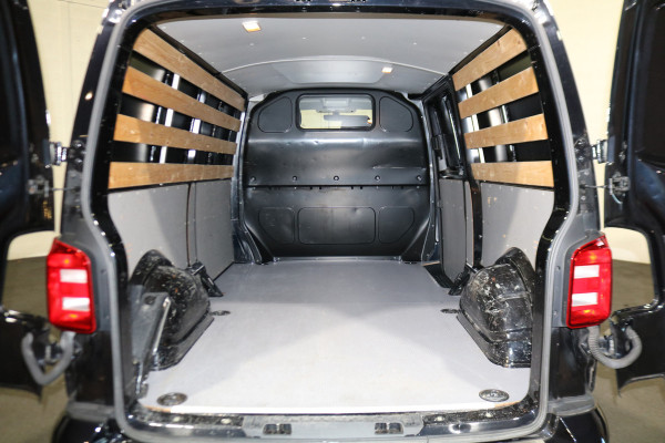 Volkswagen Transporter 2.0 TDI L2 H1 150pk Airco Navigatie