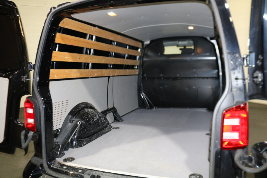 Volkswagen Transporter 2.0 TDI L2 H1 150pk Airco Navigatie