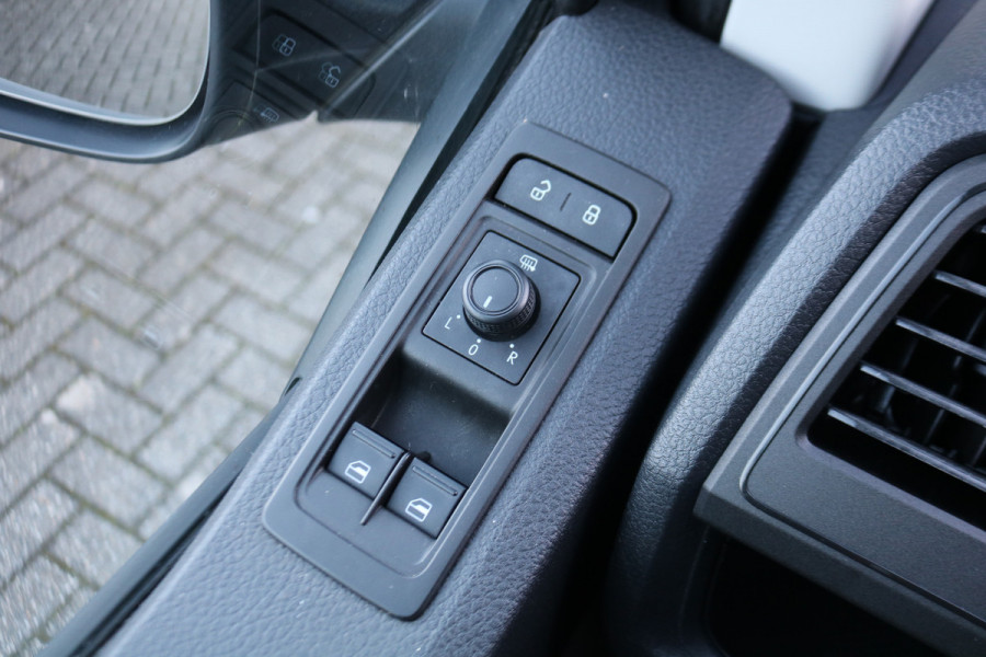 Volkswagen Transporter 2.0 TDI L2 H1 150pk Airco Navigatie