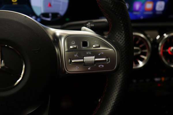 Mercedes-Benz A-Klasse 220 AMG Pano/Memory/Burm/Sfeer/Camera/Carplay/BOMVOL
