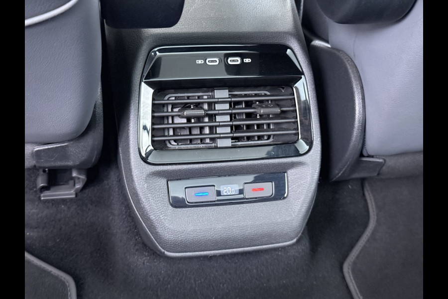 Volkswagen ID.4 Max 77kWh SOH 90% Warmtepomp Ergo Comfort Stoelen Trekhaak 360°Camera Panoramadak Adap.Cruise Navi Ecc Apple Carplay Android Aut Memory Stoel+Stuurverwarming Lmv 21" DAB Elek.Stoelen+Achterklep Voorruitverwarming Matrix Led Origineel Nederlandse Super Compleet! Auto Nieuwprijs  €57.932,-