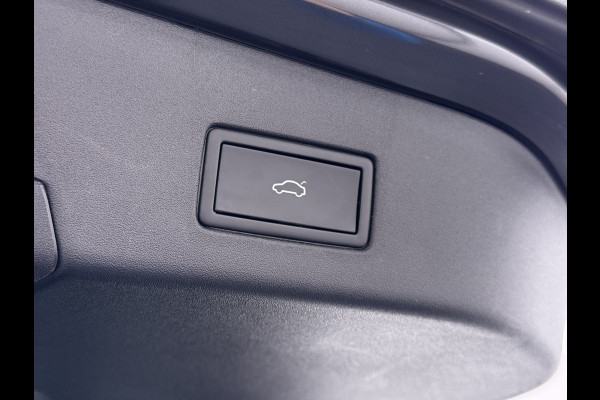 Volkswagen ID.4 Max 77kWh SOH 90% Warmtepomp Ergo Comfort Stoelen Trekhaak 360°Camera Panoramadak Adap.Cruise Navi Ecc Apple Carplay Android Aut Memory Stoel+Stuurverwarming Lmv 21" DAB Elek.Stoelen+Achterklep Voorruitverwarming Matrix Led Origineel Nederlandse Super Compleet! Auto Nieuwprijs  €57.932,-