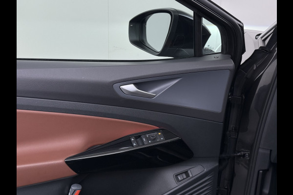 Volkswagen ID.4 Max 77kWh SOH 90% Warmtepomp Ergo Comfort Stoelen Trekhaak 360°Camera Panoramadak Adap.Cruise Navi Ecc Apple Carplay Android Aut Memory Stoel+Stuurverwarming Lmv 21" DAB Elek.Stoelen+Achterklep Voorruitverwarming Matrix Led Origineel Nederlandse Super Compleet! Auto Nieuwprijs  €57.932,-