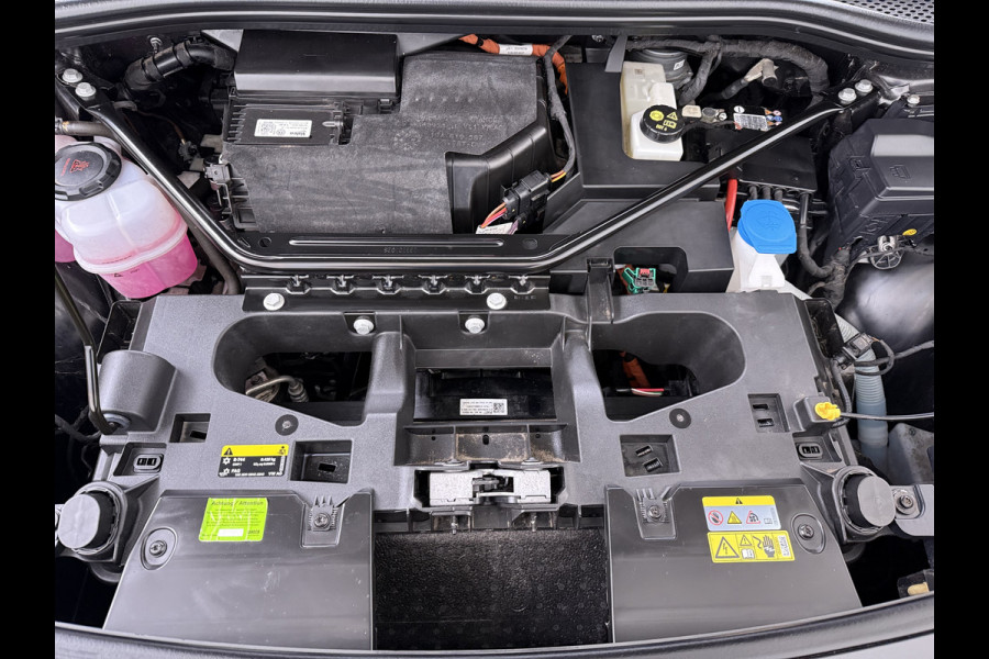 Volkswagen ID.4 Max 77kWh SOH 90% Warmtepomp Ergo Comfort Stoelen Trekhaak 360°Camera Panoramadak Adap.Cruise Navi Ecc Apple Carplay Android Aut Memory Stoel+Stuurverwarming Lmv 21" DAB Elek.Stoelen+Achterklep Voorruitverwarming Matrix Led Origineel Nederlandse Super Compleet! Auto Nieuwprijs  €57.932,-