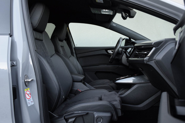 Audi Q4 e-tron Quattro / 2x S-line/ Adaptive Cruise Control/ Head-Up Display/ Sportonderstel/