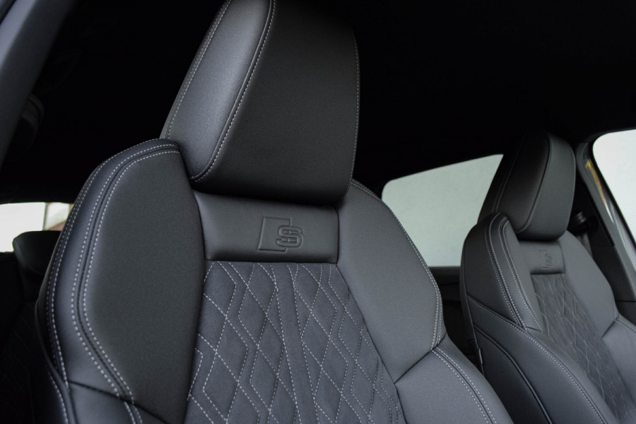 Audi Q4 e-tron Quattro / 2x S-line/ Adaptive Cruise Control/ Head-Up Display/ Sportonderstel/