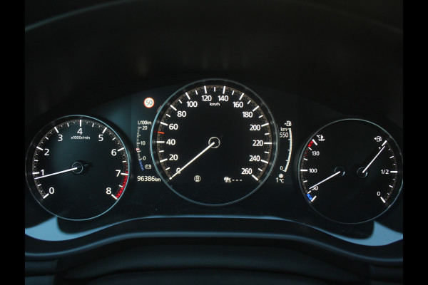 Mazda 3 2.0 e-SkyActiv-G M Hybrid 122 Comfort CLIMATE | CARPLAY | CAMERA | DAB | LED | TREKHAAK | HEAD-UP | STOEL/STUURVERW | LMV | ADAP