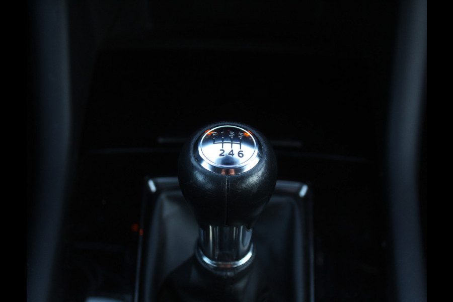 Mazda 3 2.0 e-SkyActiv-G M Hybrid 122 Comfort CLIMATE | CARPLAY | CAMERA | DAB | LED | TREKHAAK | HEAD-UP | STOEL/STUURVERW | LMV | ADAP