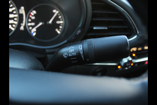 Mazda 3 2.0 e-SkyActiv-G M Hybrid 122 Comfort CLIMATE | CARPLAY | CAMERA | DAB | LED | TREKHAAK | HEAD-UP | STOEL/STUURVERW | LMV | ADAP