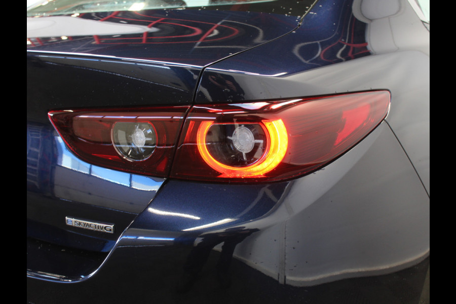 Mazda 3 2.0 e-SkyActiv-G M Hybrid 122 Comfort CLIMATE | CARPLAY | CAMERA | DAB | LED | TREKHAAK | HEAD-UP | STOEL/STUURVERW | LMV | ADAP