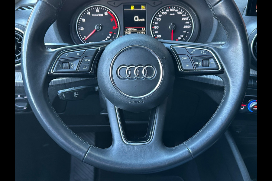 Audi Q2 35 TFSI Edition Automaat Navi Clima Camera